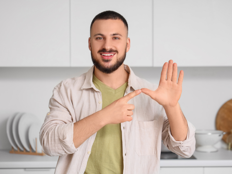 RFR Eğitim Kurumları’ndan İşaret Dili Öğreticiliği Programı